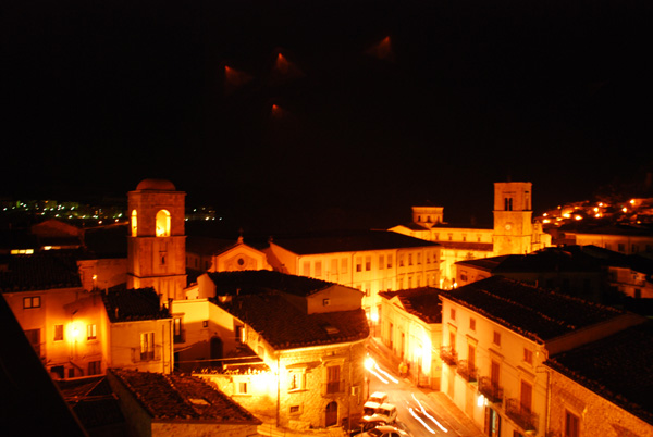 Mistretta di notte con la luna